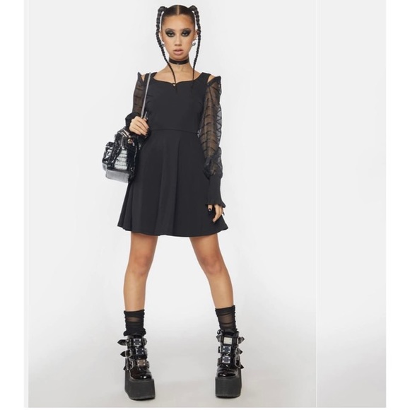 BNWT Off the shoulder mini dress! - Picture 3 of 4